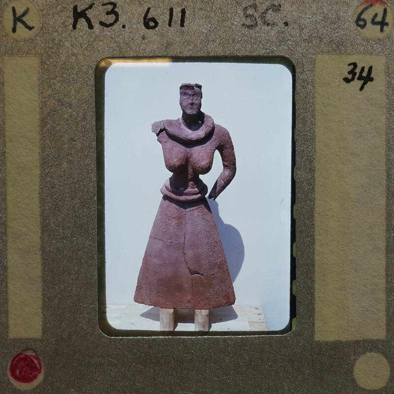 Terracotta figurine K3.611 from front.