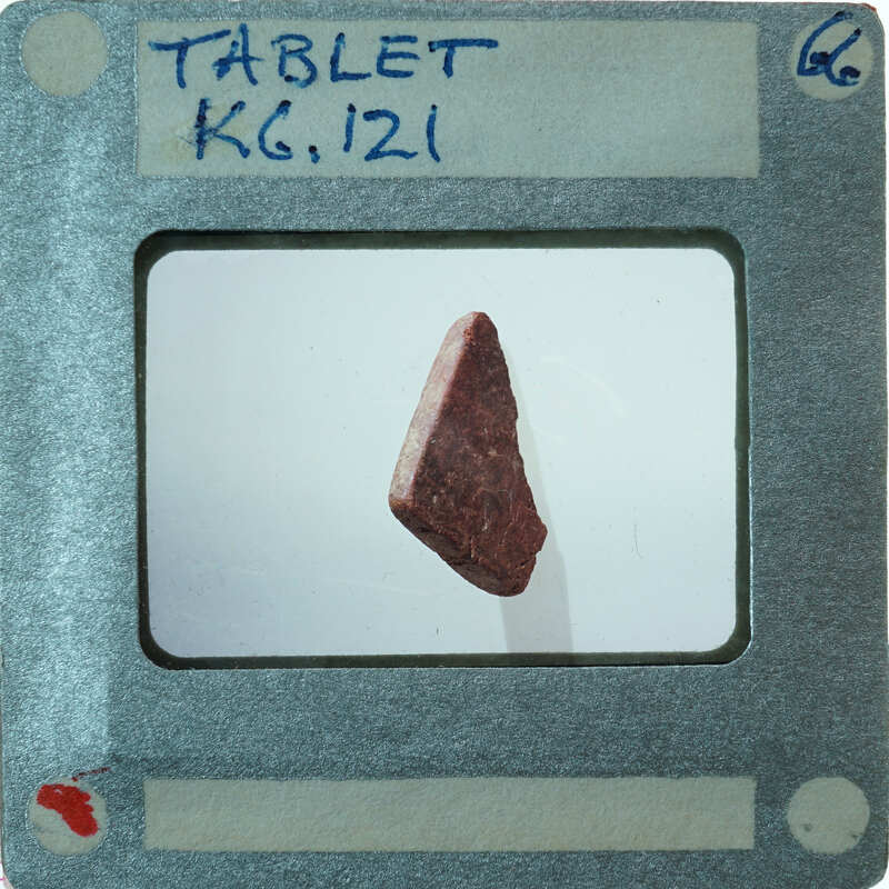 Fragment of rectangular clay tablet, K6.121.