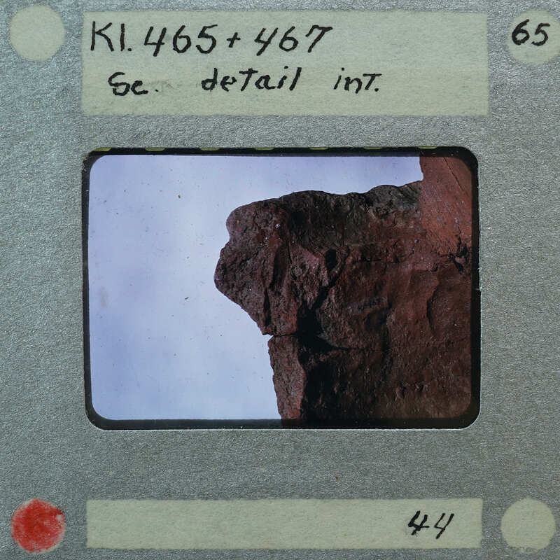 The image shows a photograph of a rock formation with a label that includes numbers and the word "detail".