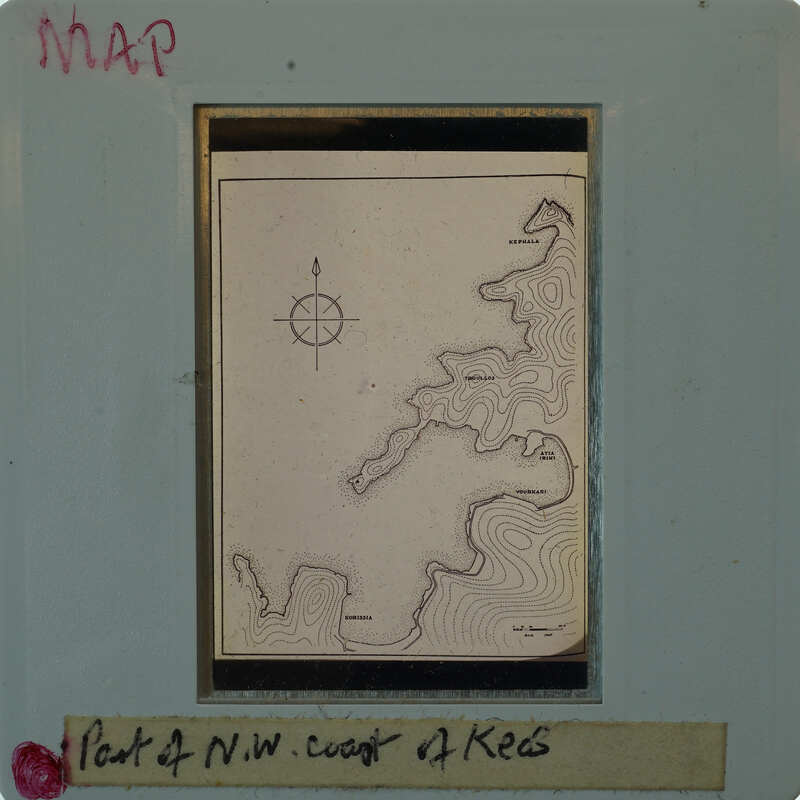 Map of Kea with a compass rose and distance to the island in kilometers.