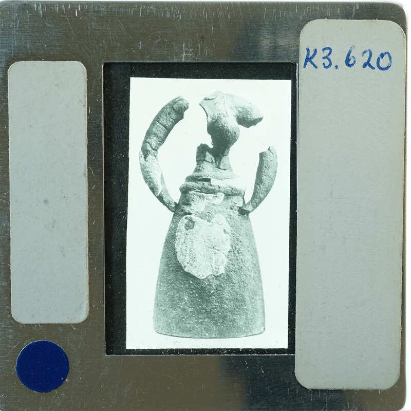 Terracotta figurine from the front.