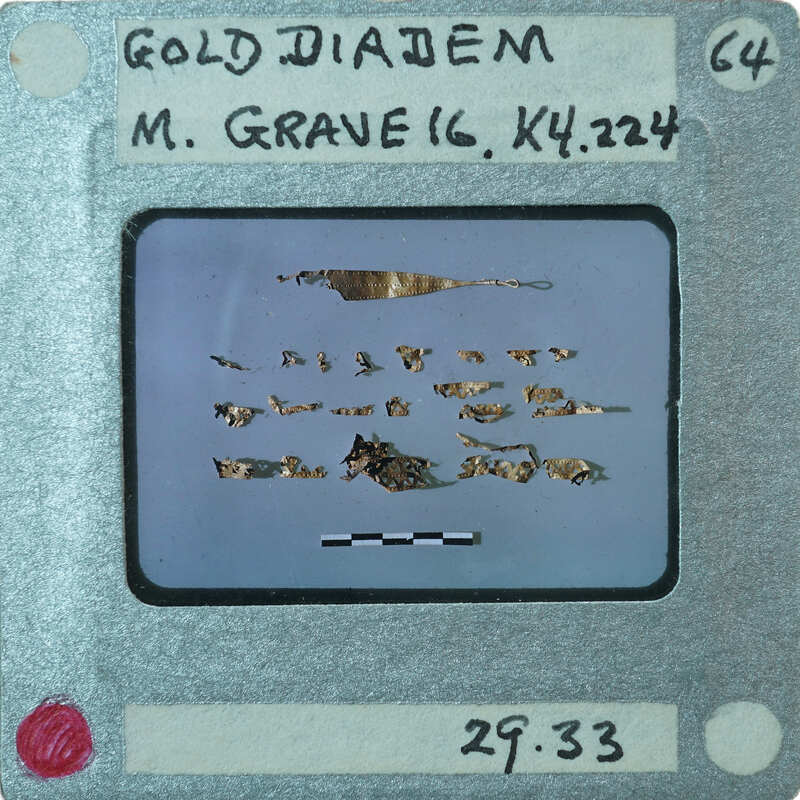 Flakes of gold leaf, some with holes, from diadem K4.224