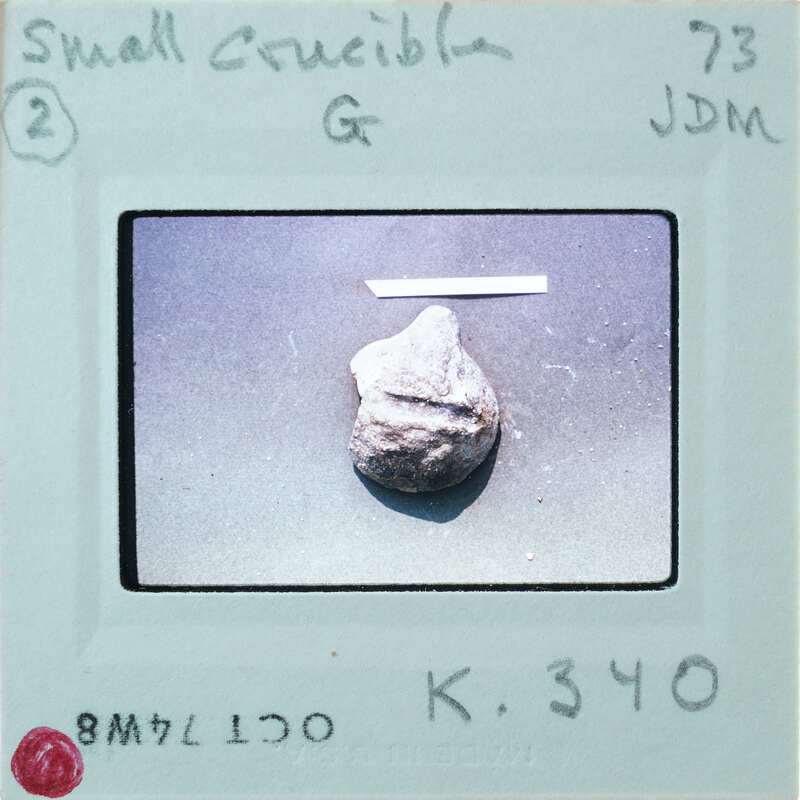 Very small broken pot with spout and groove, from the underside K.340.