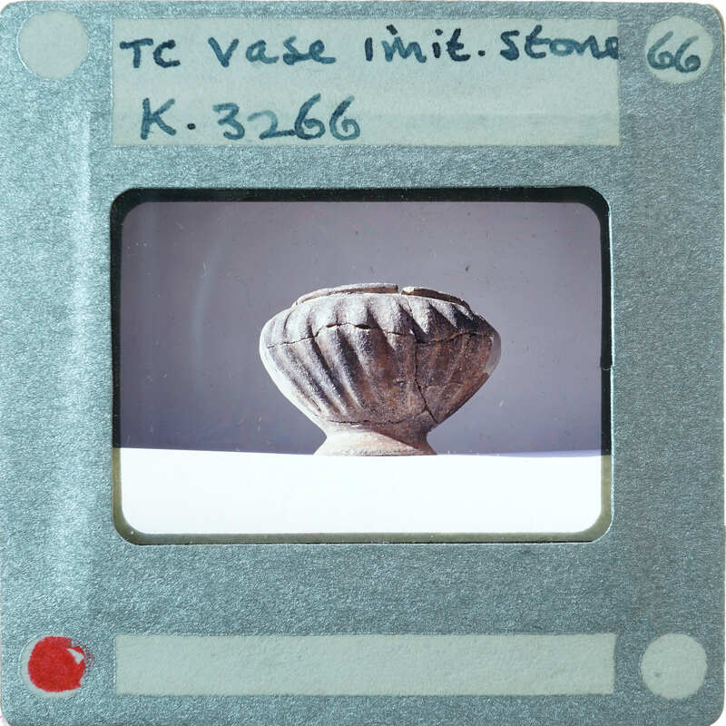 Very small pot with diagonal lines in profile, K.3266.