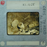 Terracotta figurine face as found the top K1.458.