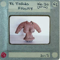 Terracotta torso K0.30 from the front K0.30.